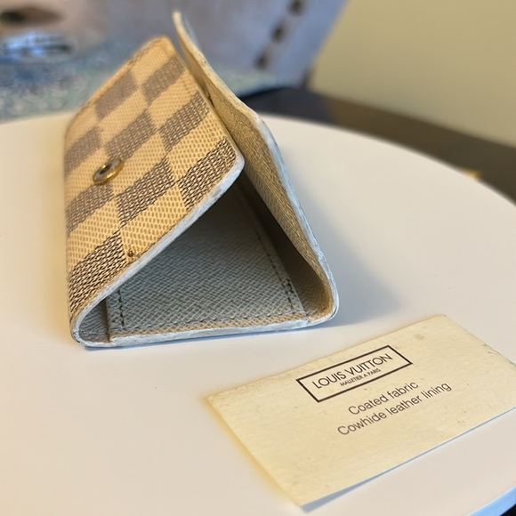 🤍💙 Louis Vuitton Damier Azur canvas key case Pre loved 💙🤍 - Picture 3 of 11